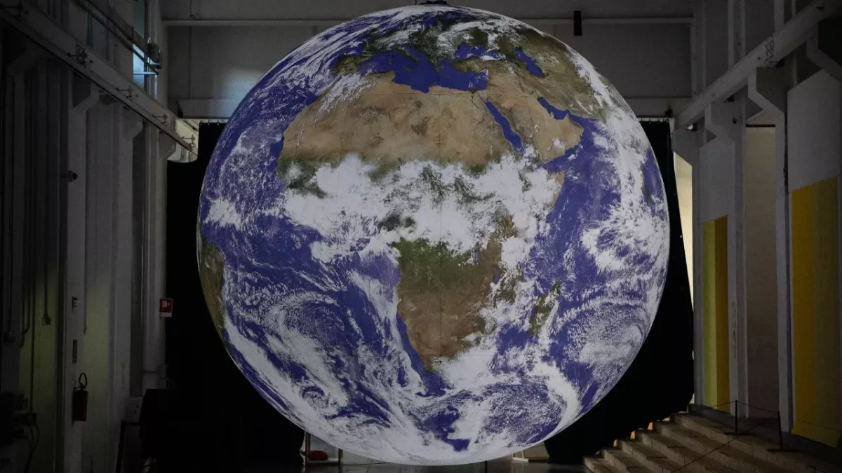 Earth's inner core made of different states of matter