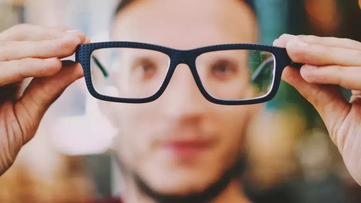 This is how space can deform your eyes