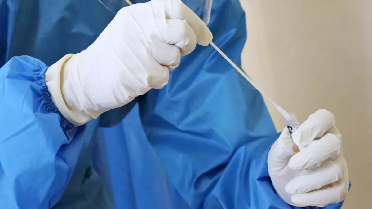 Hundreds given false test results in Australian lab error