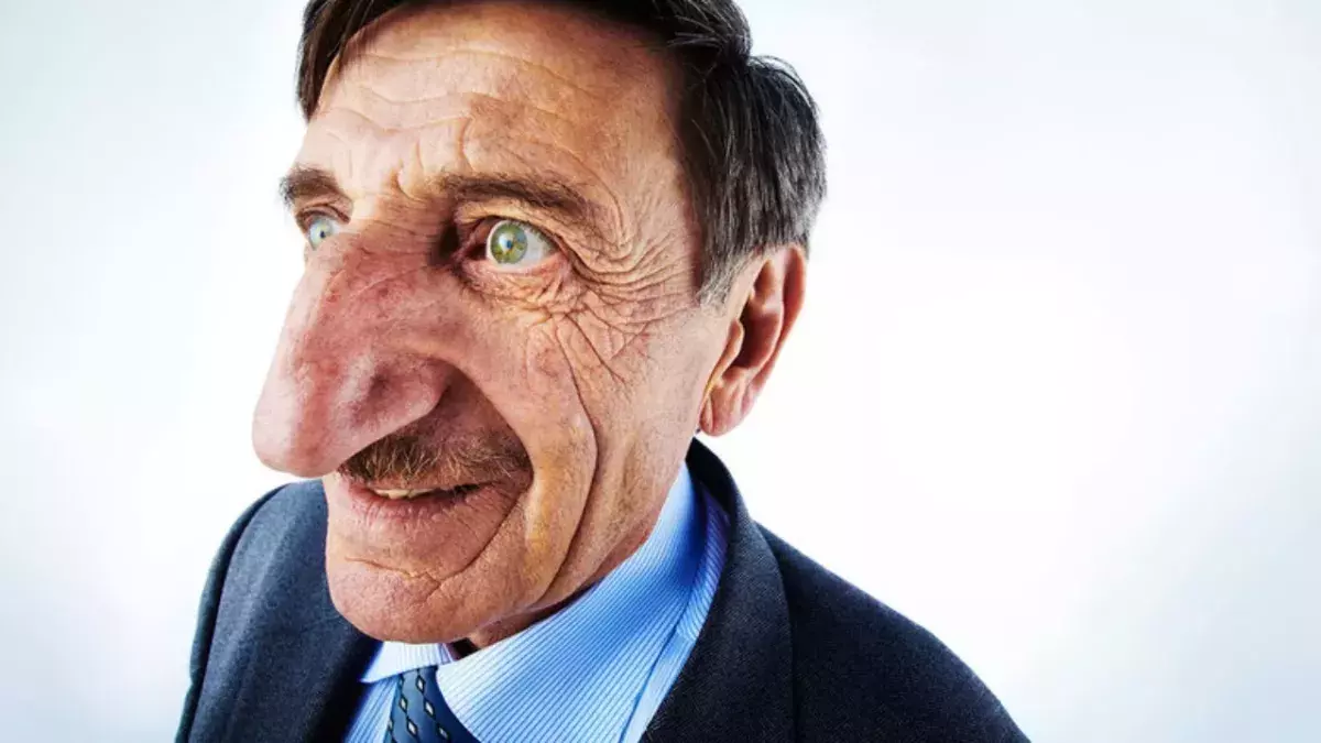 Longest nose