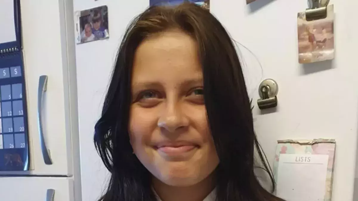 15-year-old school girl dies of COVID on day she was due to get jabbed