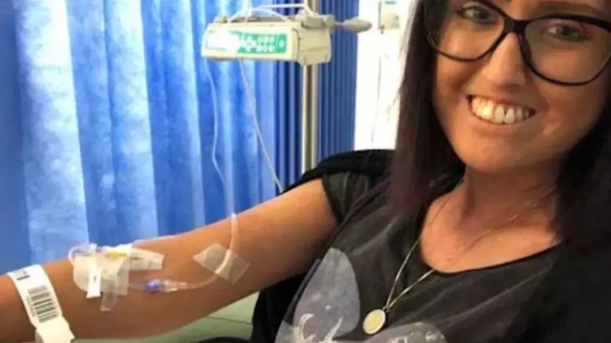Beauty therapist has rare condition making her lungs and skins ‘turn to stone’