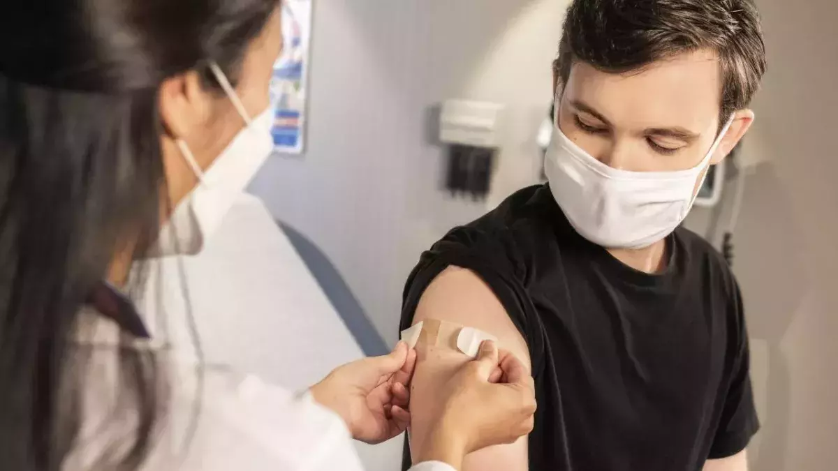 Brits in their 30s will be receiving first dose of COVID jab ahead of schedule 