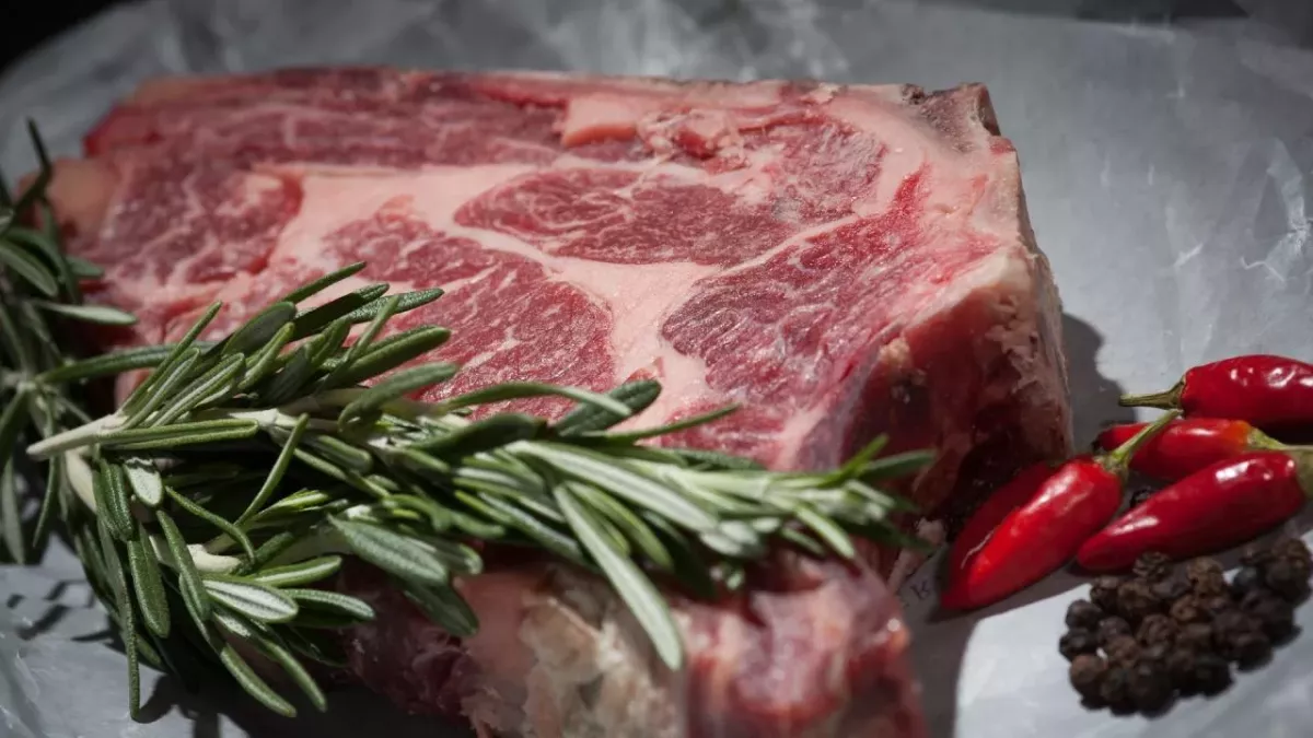 Consuming processed meat increases risk of heart disease by a fifth