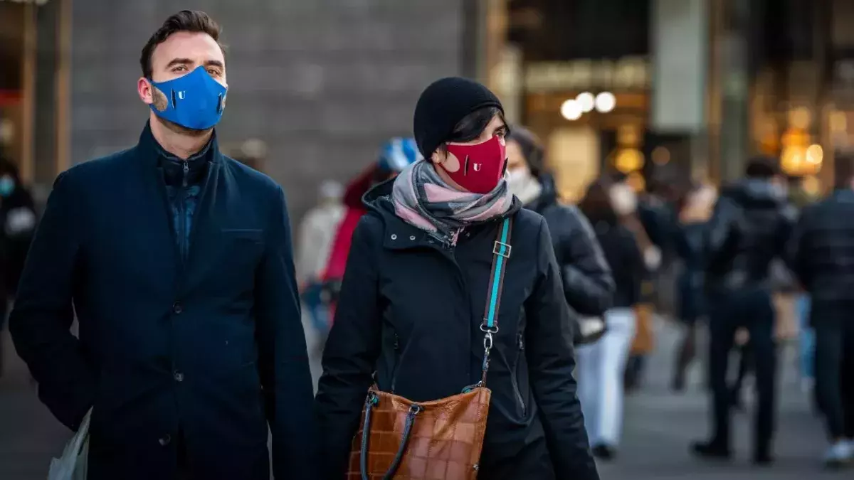 COVID-19: With Omicron deaths peaking, what does this mean for the UK? 