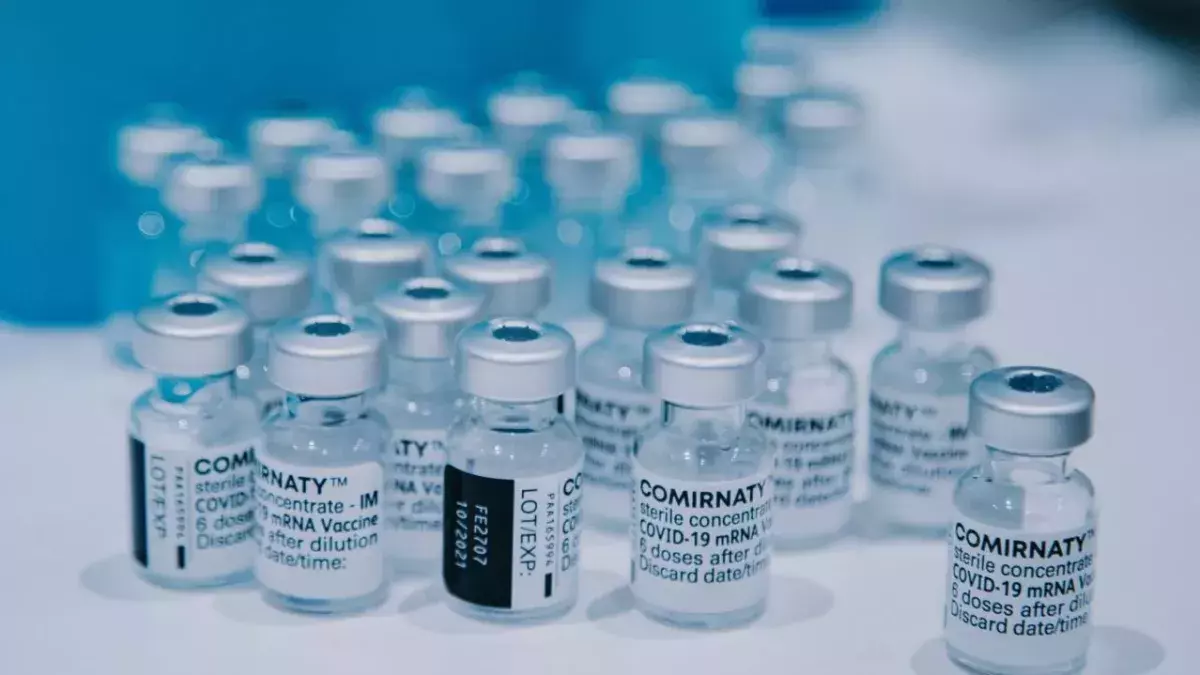 COVID-19: A quarter of UK young adults have yet to receive first dose