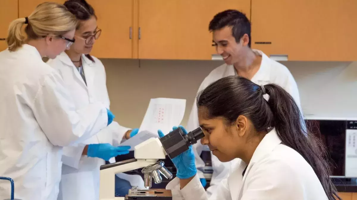 COVID hunt for virus-resistant humans