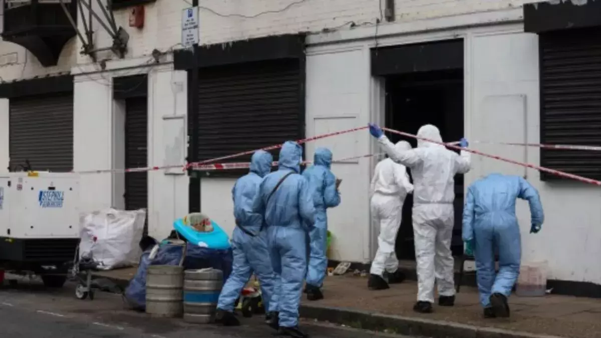 Decomposed body found in an abandoned pub, prompting police investigation