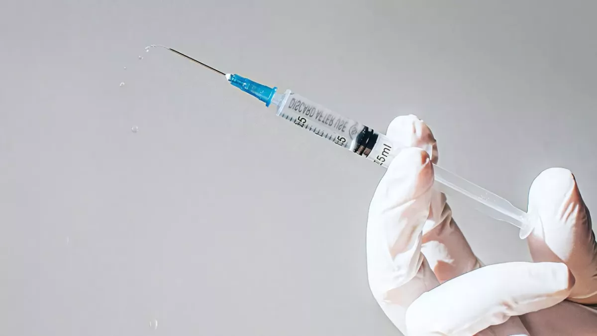 A doctor is setting appointments on eBay to use up leftover vaccine doses