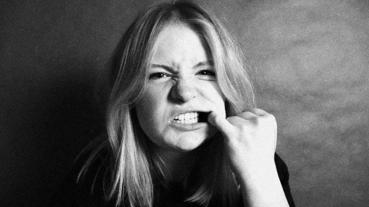 Dry mouth and bitter taste when you wake up, are they signs of a serious illness?