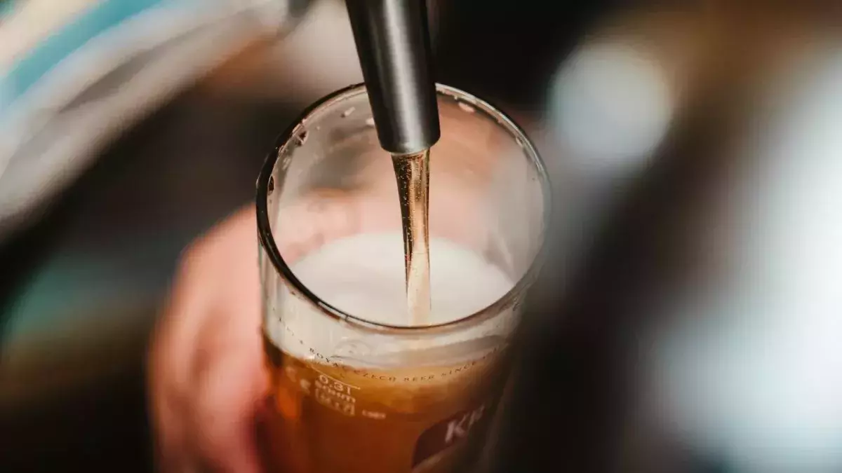 Erectile dysfunction: Drinking beer can help men get it up, study finds