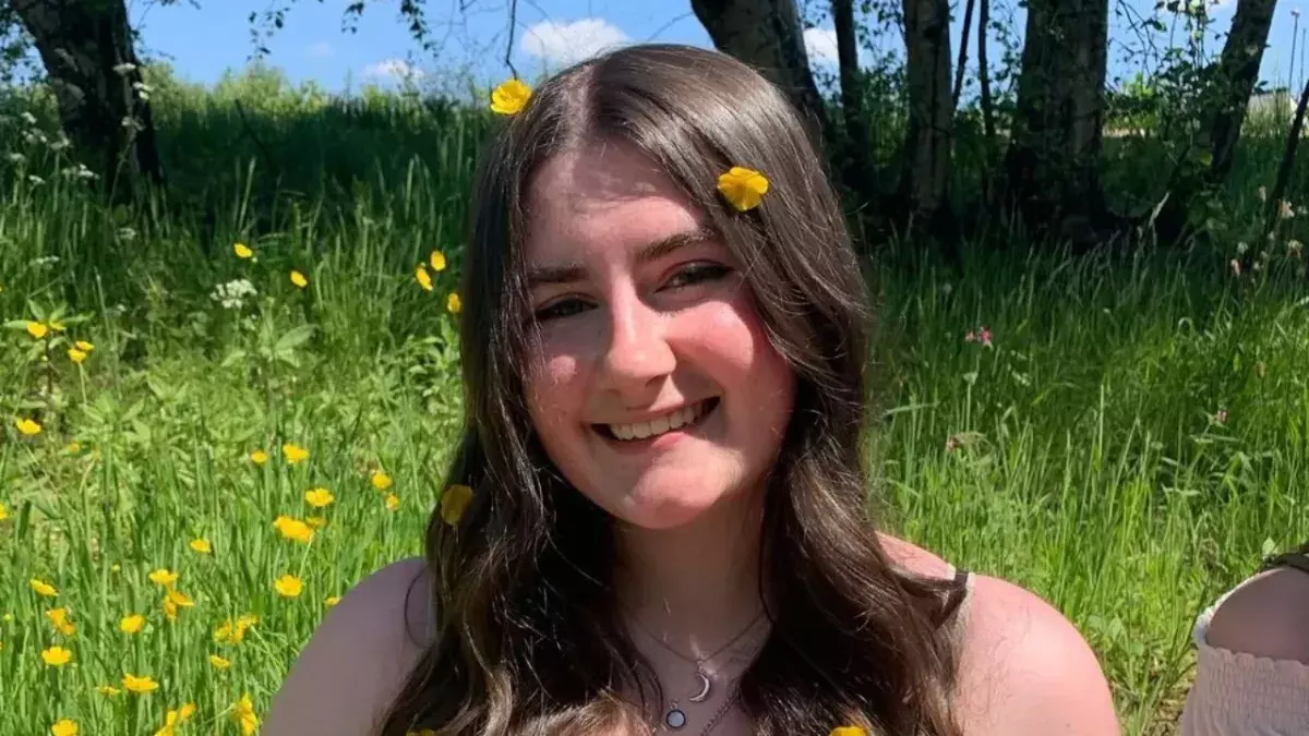 Girl with Tourette Syndrome shows how she gets a COVID test in TikTok video 