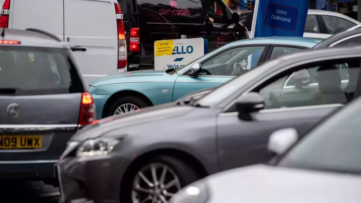 Grant Schapps insists there's 'no shortage of fuel' and urges Brits to stop panic-buying