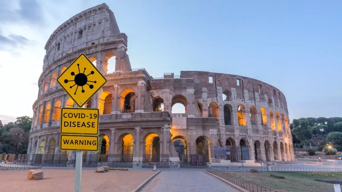 Italian monument with Coronavirus sign