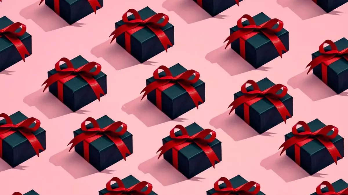 Japanese man dates 35 women for birthday gifts