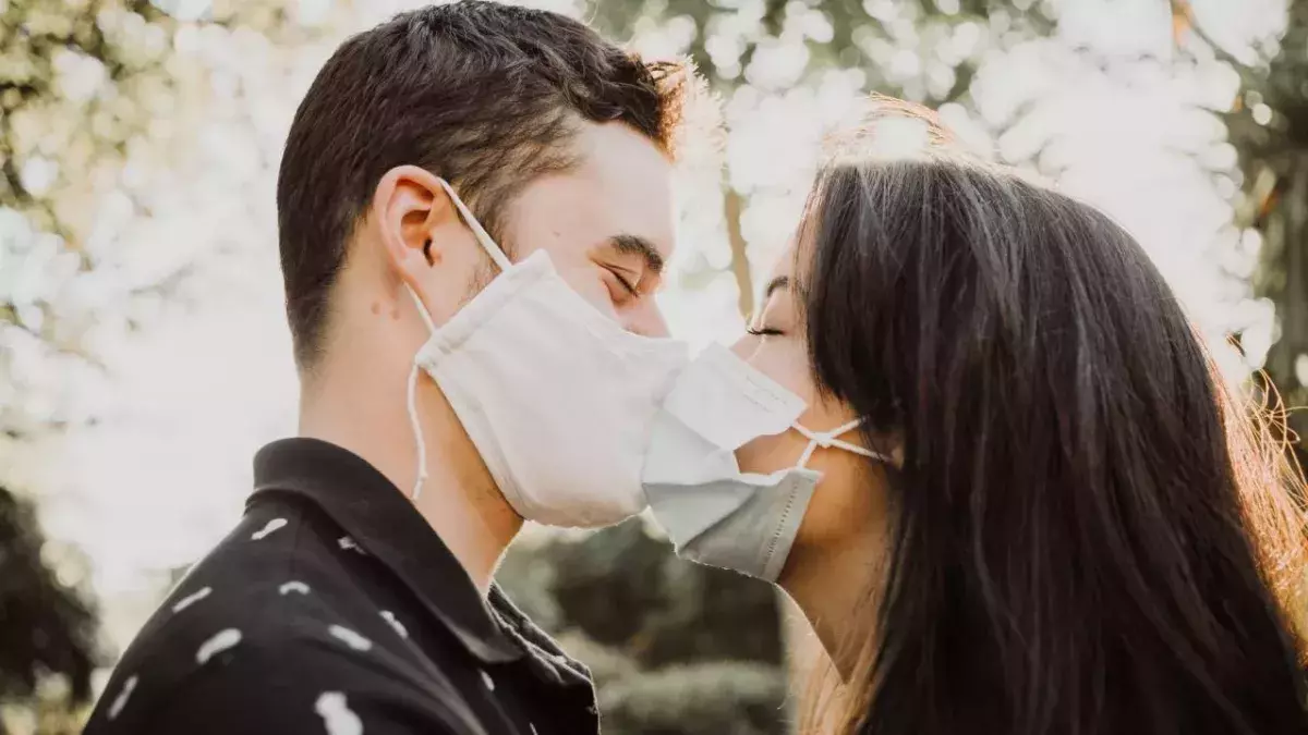 Is kissing more dangerous than oral sex with COVID-19? 