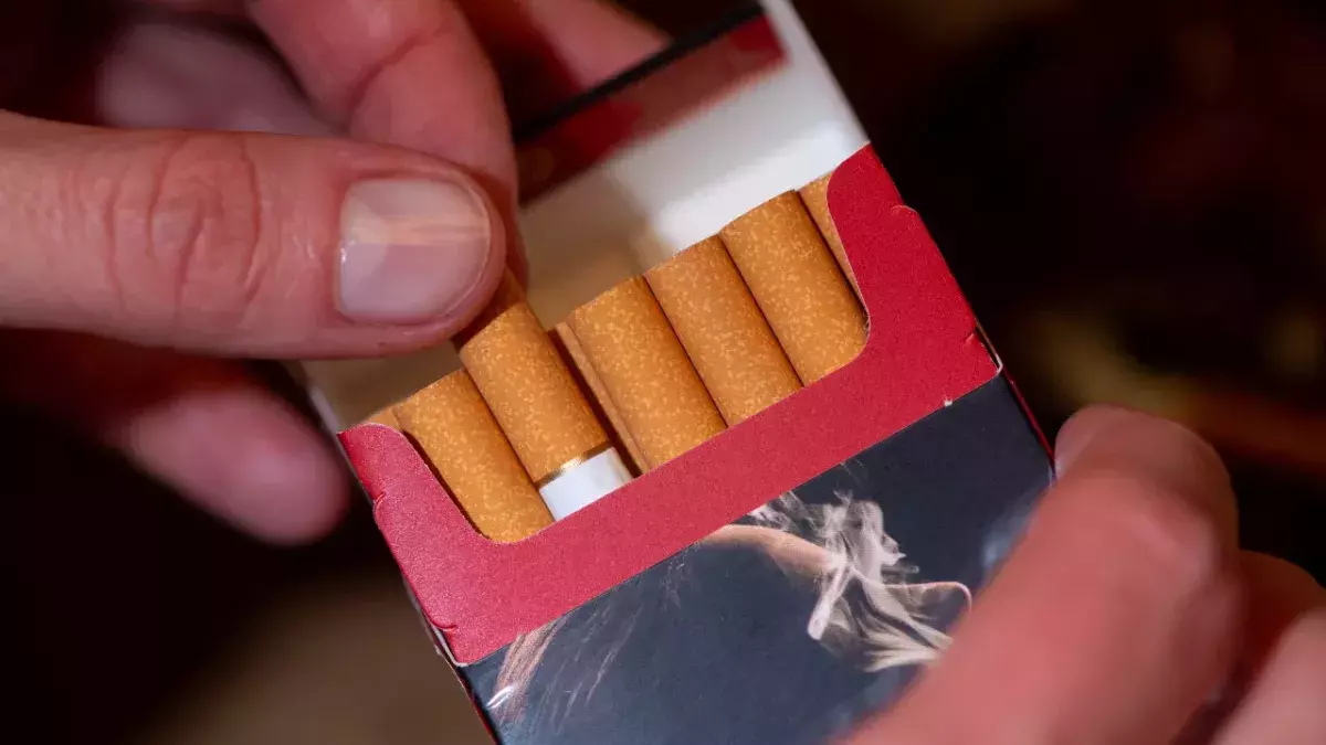 Kiwis levy lifetime ban on underaged smoking