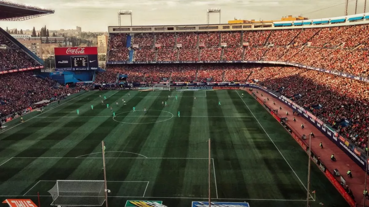 Large capacity social events are just as safe as dining in a restaurant, study says 