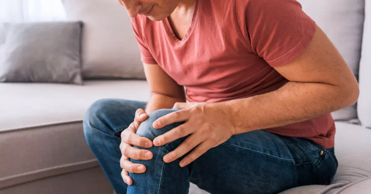 Man Drove To The Emergency Room Because His Legs Had Turned Blue, Then He Wanted The Earth To Open Up And Swallow Him