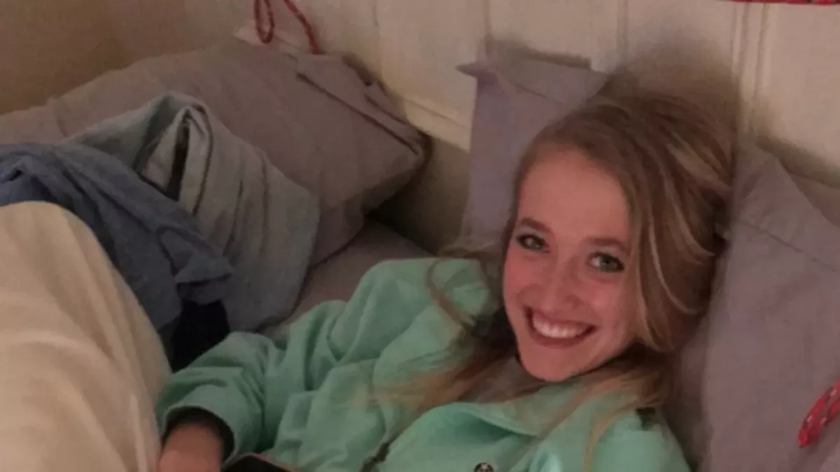 A man forgot about one detail in a photo his sent his mum