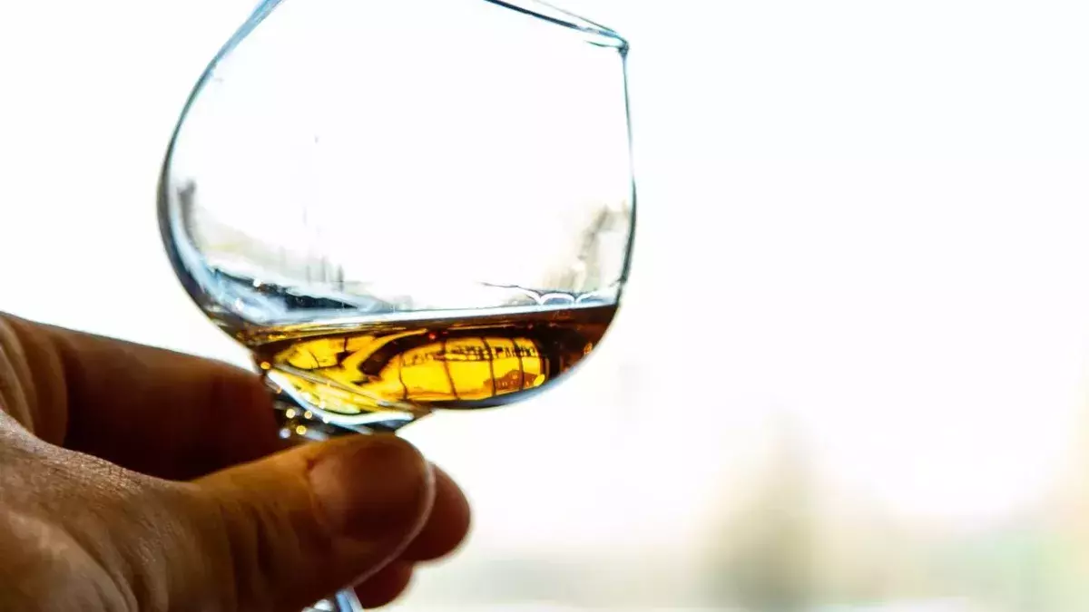 Man still lives in lockdown out of fear of losing his senses to Covid