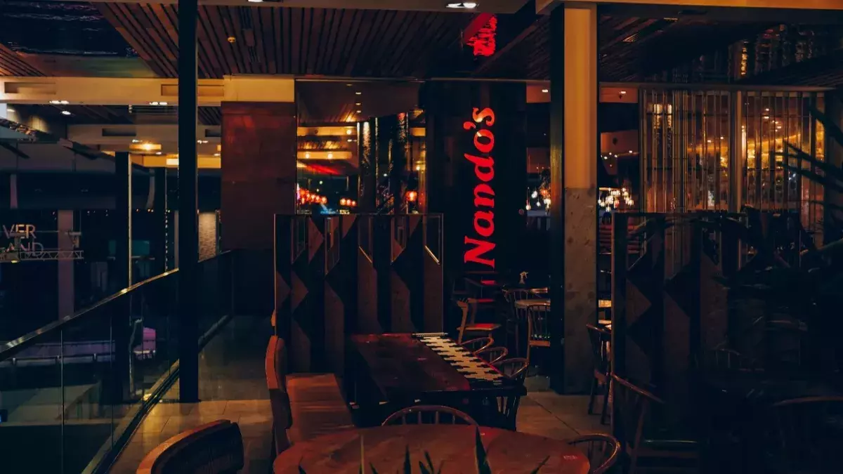 Nando's restaurant