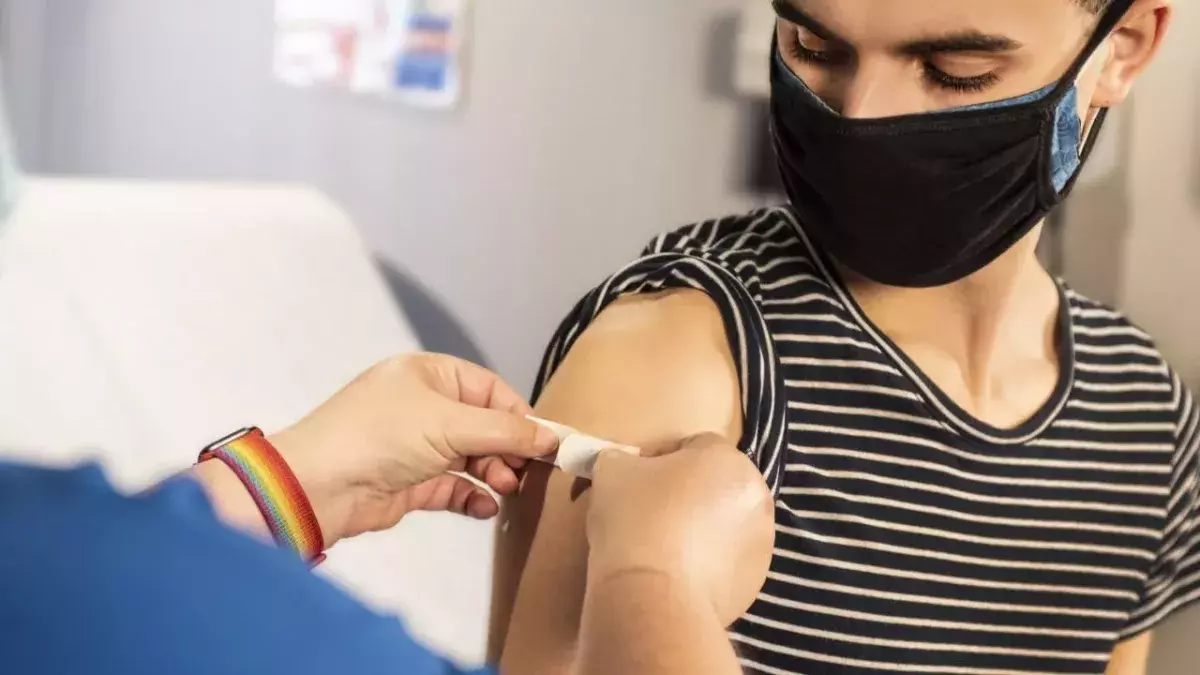 Pfizer vaccine: teenage boys at high risk of developing rare heart condition 