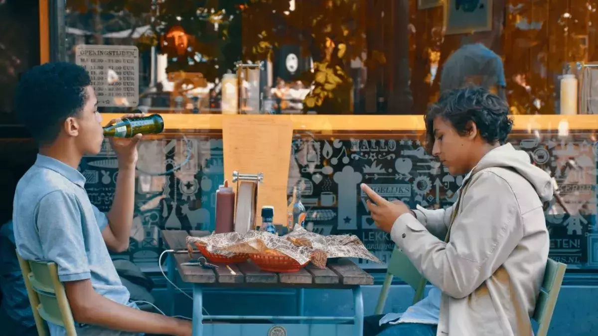 Pub gives customers 50% off meals if they lock away their phones