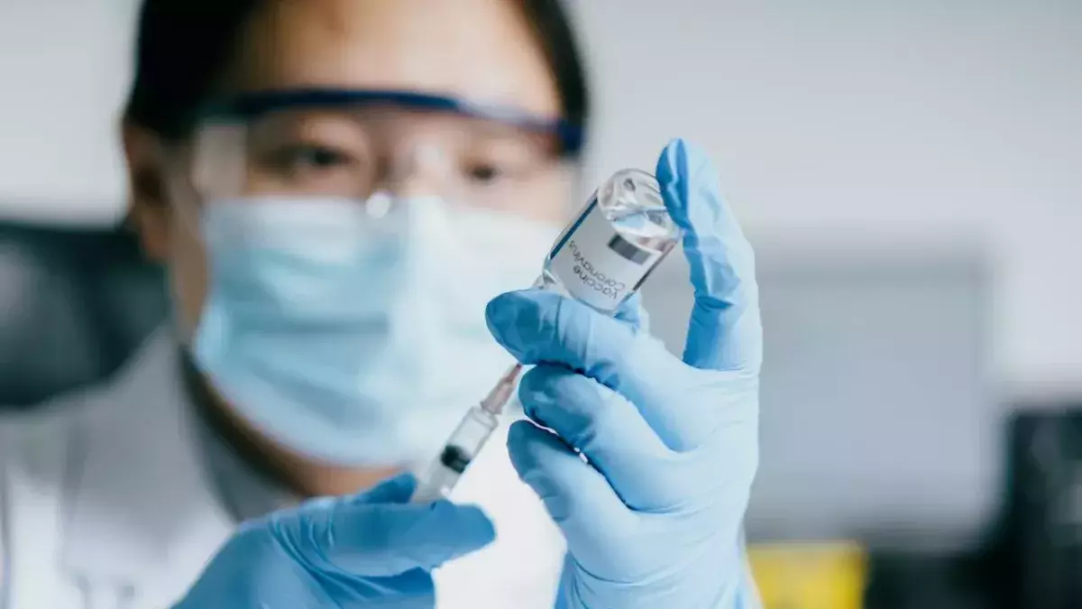 Scientists Believe They Have Solved The Link Between Blood Clots and COVID Vaccines