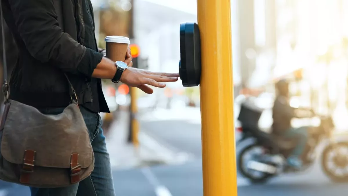 Scientists Reveal Low Risk of Catching COVID From Public Surfaces
