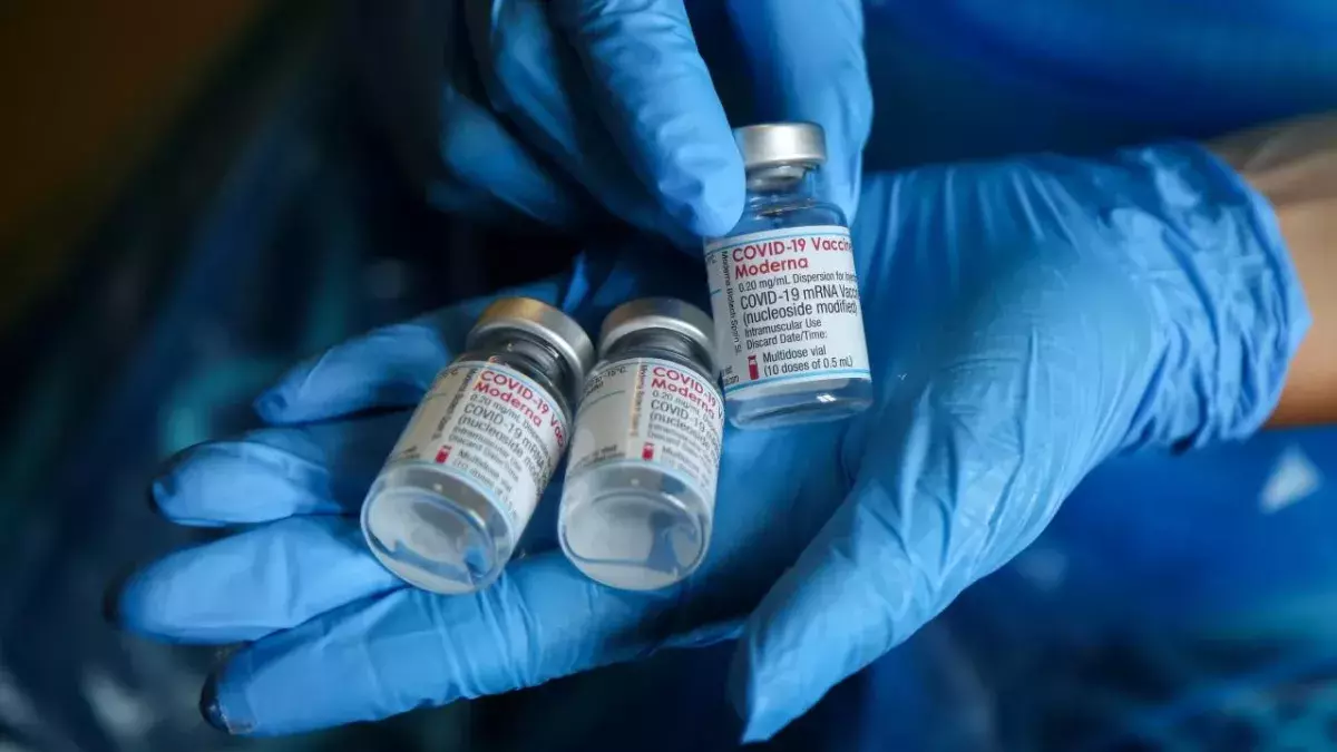 Study finds Delta variant has double the risk of hospitalisation for unvaccinated people