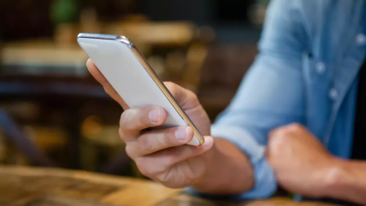 Study Shows COVID-19 Can Live on Your Phone for a Dangerous Amount of Time