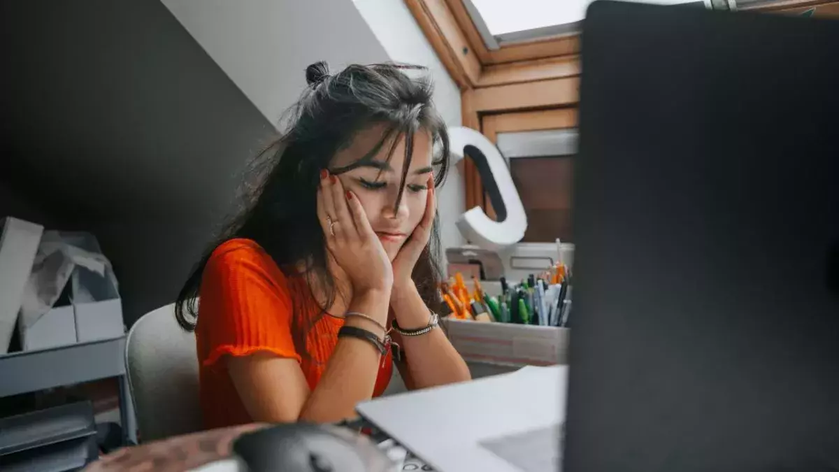 Studying from hom can worsen sleep disorders, study says