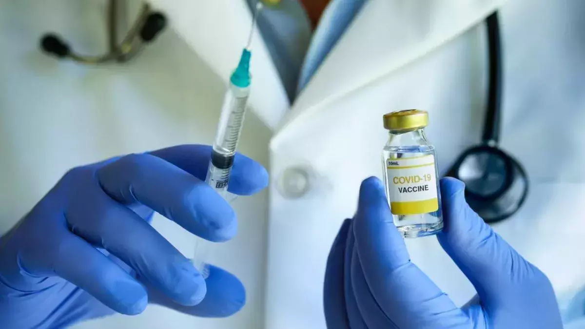 UK Vaccine Factory Is Now Working on a Combined COVID and Flu Jab