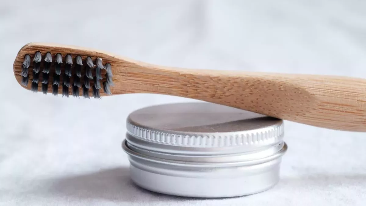 What causes bad breath in the morning?