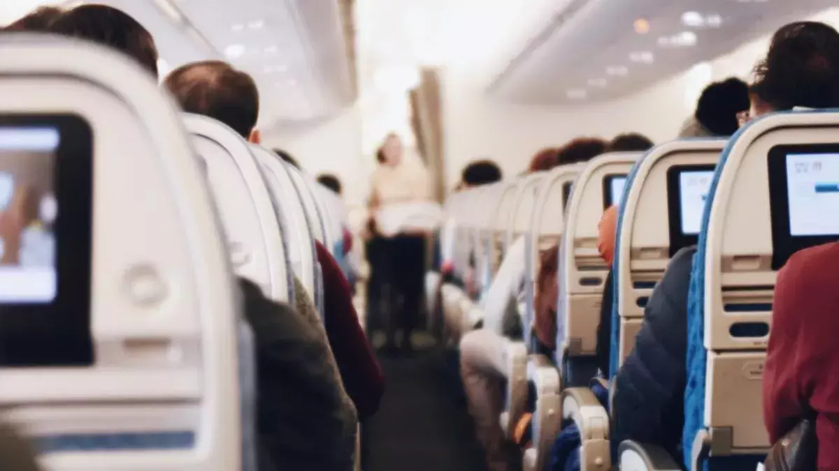 This is why you should never swap seats in an airplane