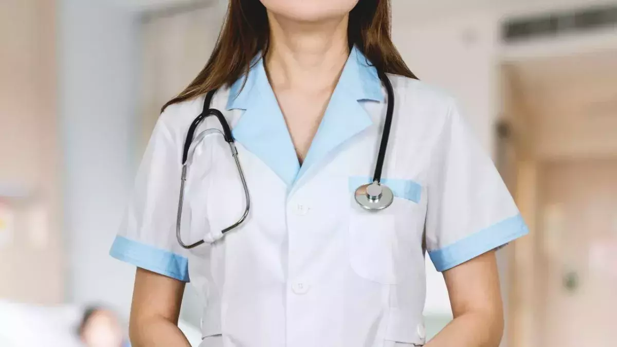 Woman accused of working as a doctor without completing medical degree