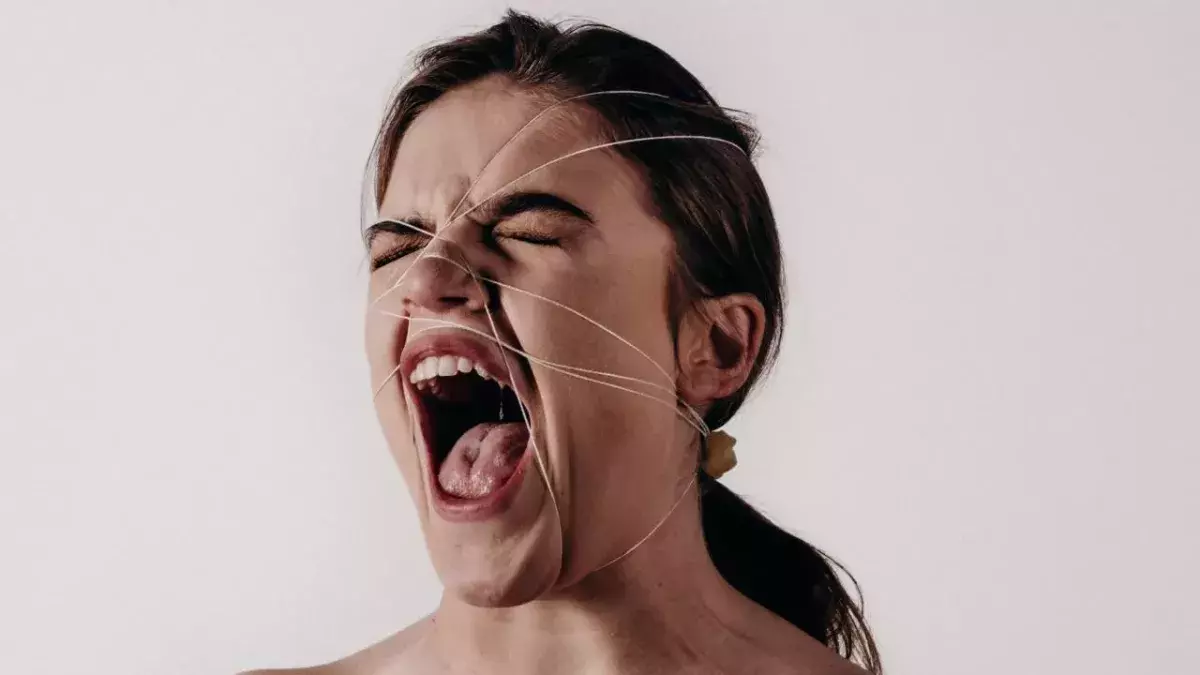 This woman has the largest mouth in the world