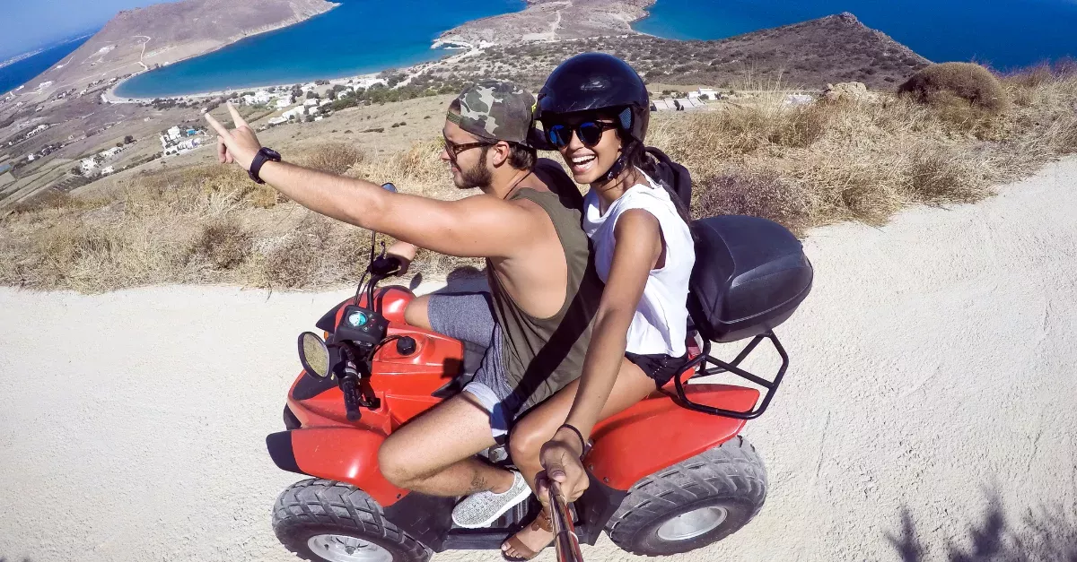You Won't Believe Why This Video Of A Woman Taking A Selfie While Driving Went Viral