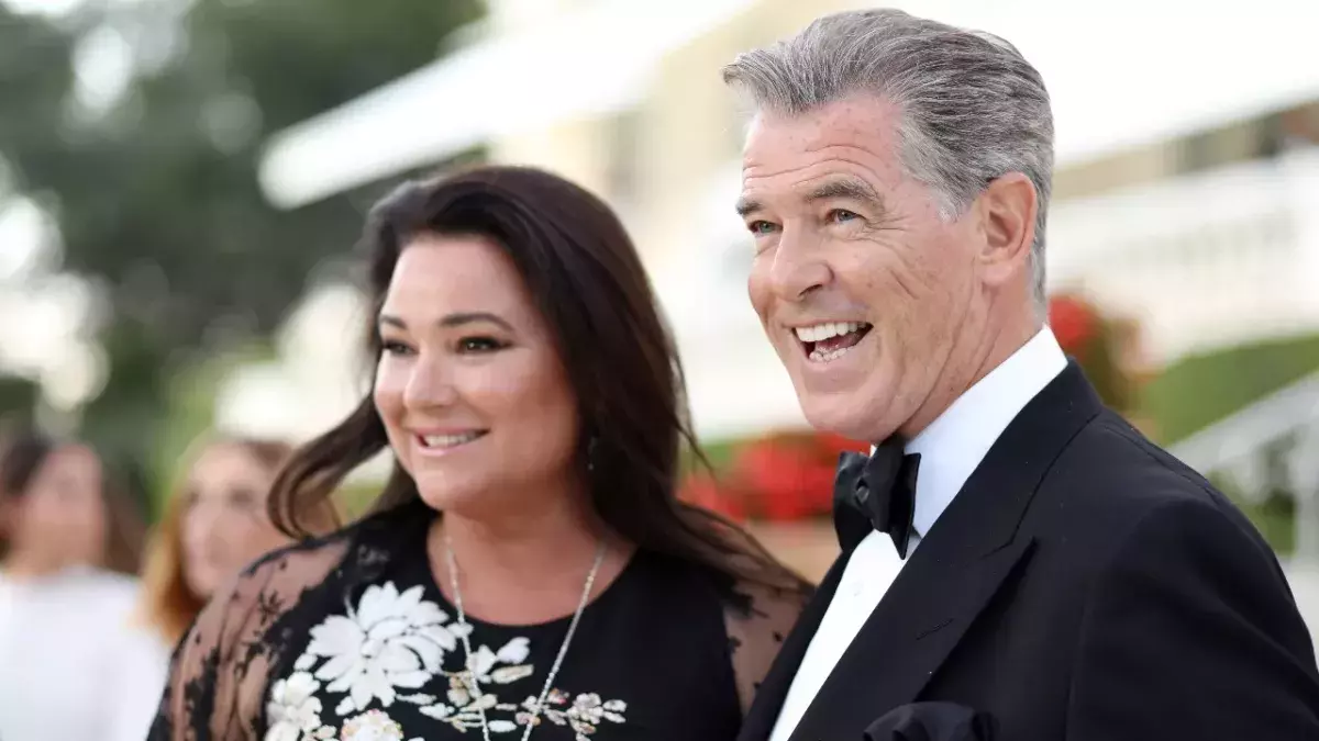 These celebrity couples have been together for a long time! 