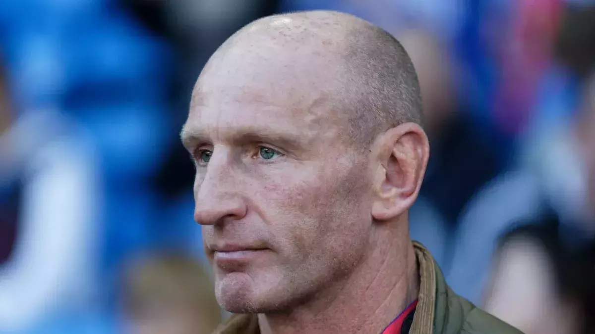 Rugby: Gareth Thomas had to be stretchered off the pitch after a toilet incident 