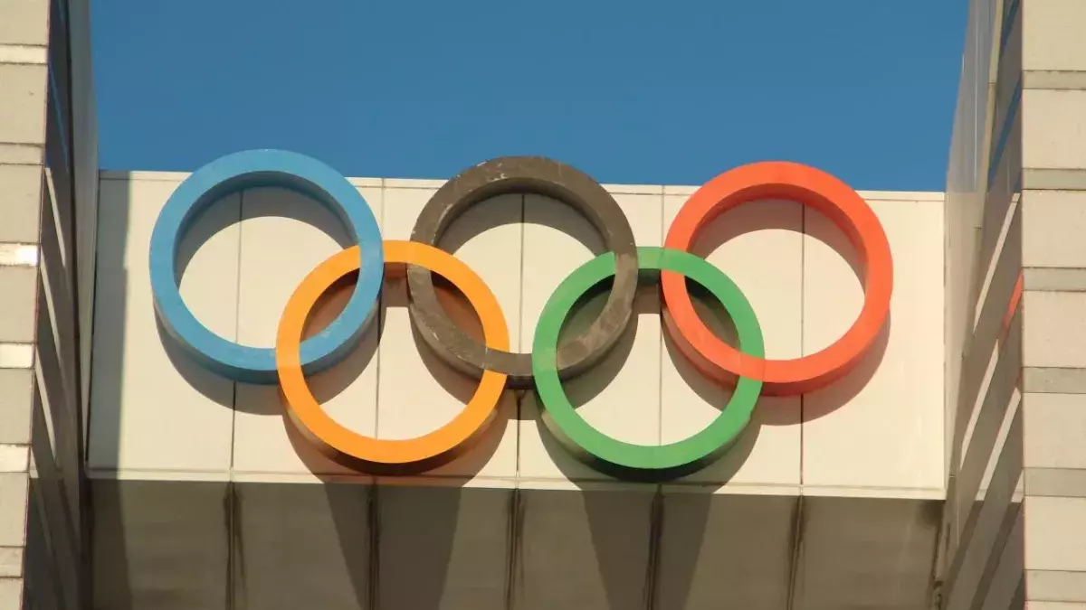 Tokyo Olympics considering harsh social distancing restrictions amid surge in COVID cases 