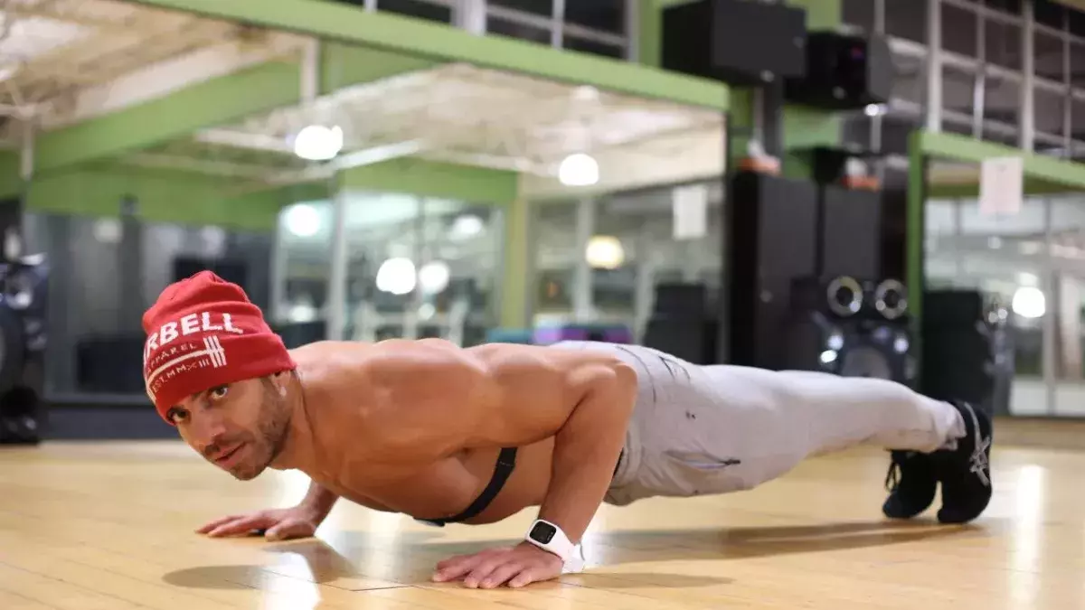 A Youtuber Stopped Eating for 15 Days Resulting in an Incredible Physical Transformation