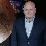 300 days in space physically changed this astronaut