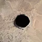 In Yemen, a mysterious 100-metre deep 'well of hell' has geologists intrigued