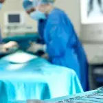 This woman is forced to live with a ‘shark hand’ after an operation