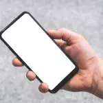 If You Have an Android Phone, Never Set This Photo As the Wallpaper