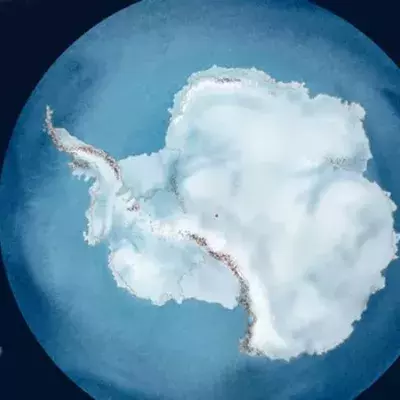 Antarctica: 40 Years Of Iceberg Fluxes Compressed Into Less Than A Minute