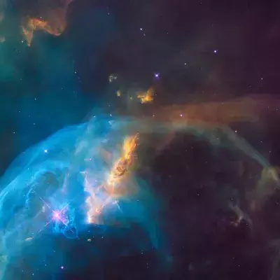 NASA: Hubble views 3 galaxies destroying each other