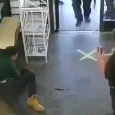 16-year-old wrestler thwarts would-be kidnapper by pinning him until authorities arrive